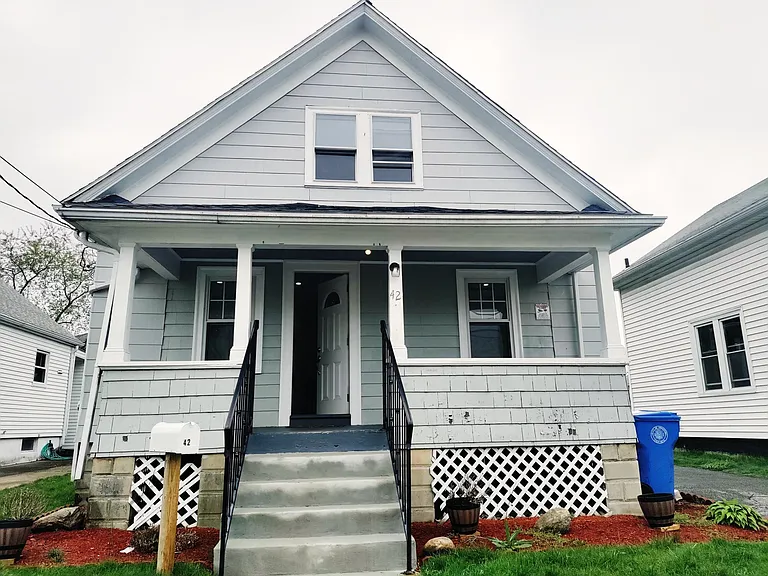 42 Victory St — Photo 1