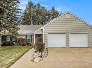 2920 Hunters Pl, Kalamazoo, MI 49048