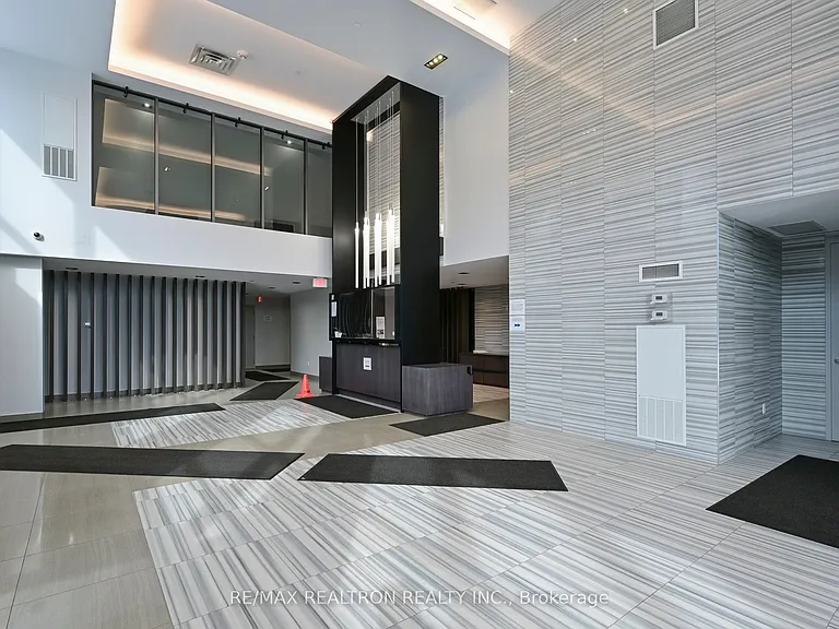65 Oneida Cres #Penthouse 06 — Photo 4