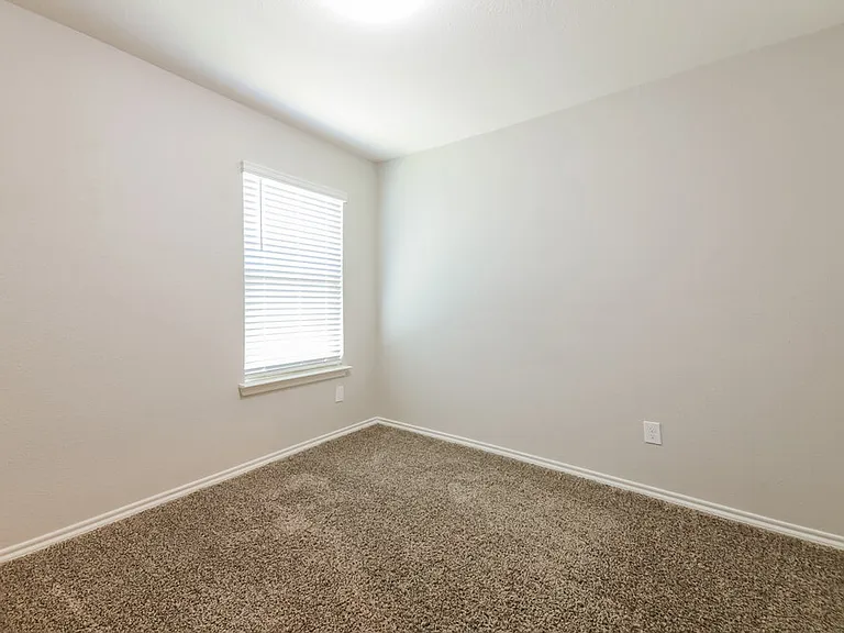 2618 Saldana Dr — Photo 12