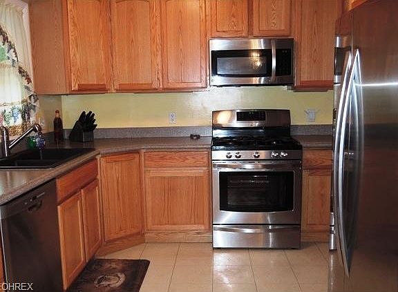 4th image of 1076 Gaynelle Ave