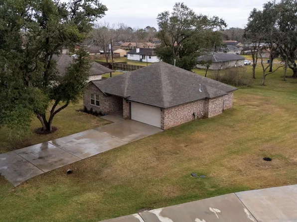 62 Nelson Ct, Jones Creek, TX 77541