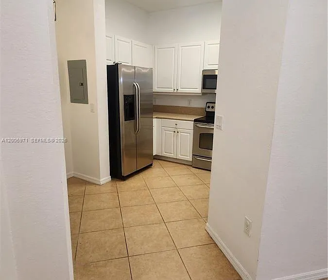 3600 Oaks Clubhouse Dr #206 — Photo 4