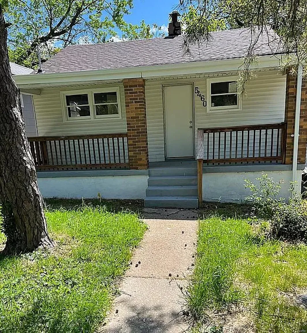 5460 Hamilton Ave photo 1