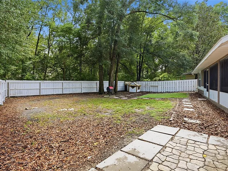 1111 SW 80th Dr — Photo 21