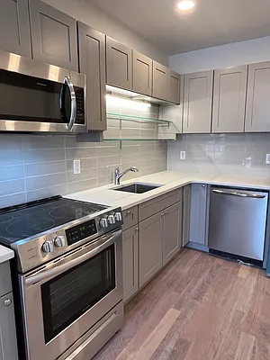 Rented by REMAX Elite | media 2