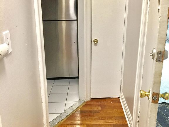 5th image of 304 50th St APT 4A