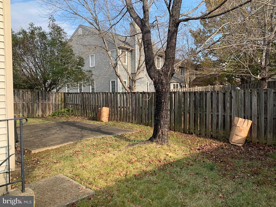 2nd image of 4902 Colonel Beall Pl