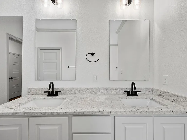 8430 Lakeway Dr — Photo 11