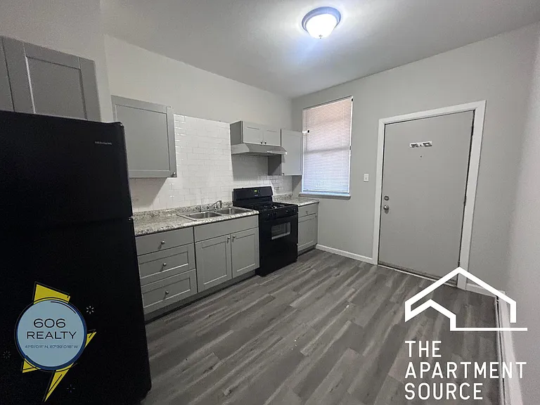 5858 S King Dr #G — Photo 3