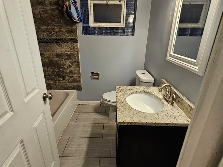 7814 S Essex Ave #1 — Photo 7