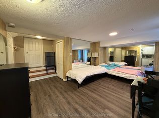 82 Henderson Dr #94, Aurora, ON L4G 3M3