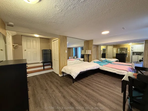 82 Henderson Dr #94, Aurora, ON L4G 3M3