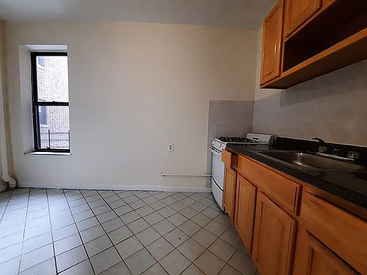2nd image of 1035 45th St #2M