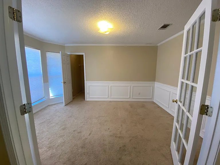 24 Neptune Dr — Photo 3