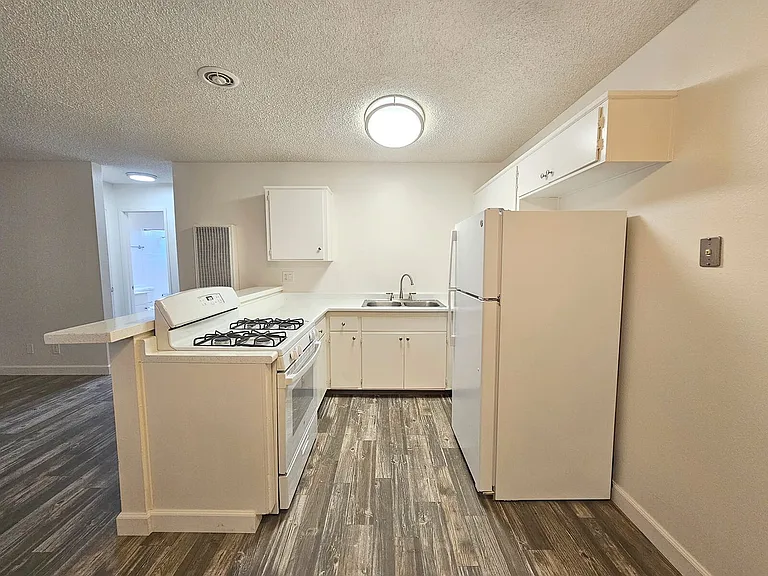 Parks Ave. Apartments — Photo 5