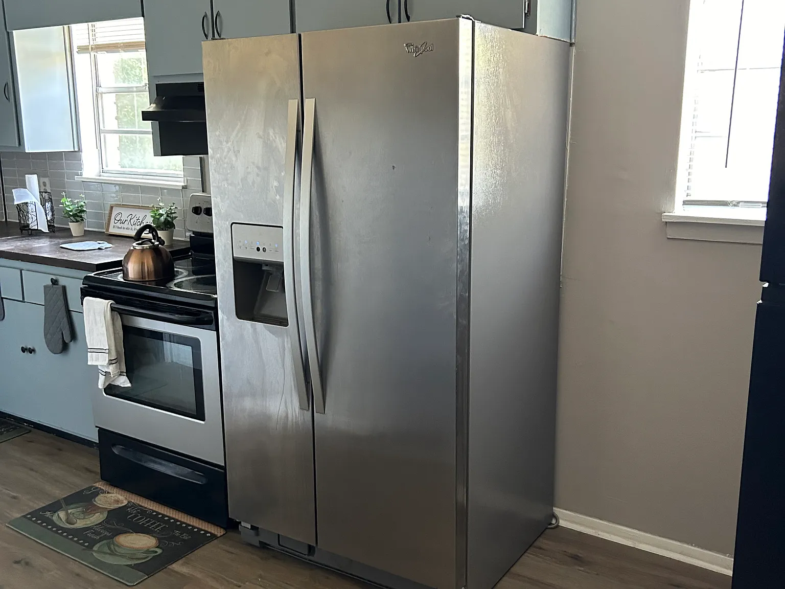 3 bed, 2.5 bath, 1400 sqft, $1,600 — Photo 4