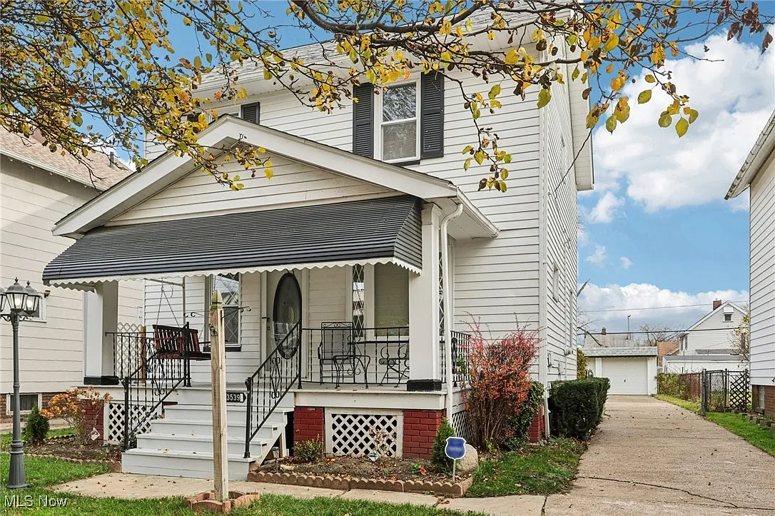 3539 W 99th St photo 1