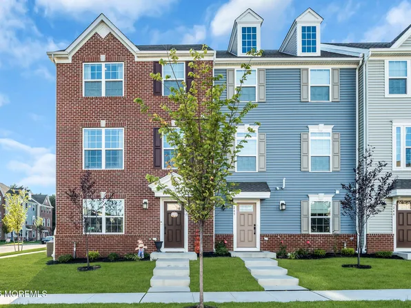 246 Kiln Dr, Matawan, NJ 07747