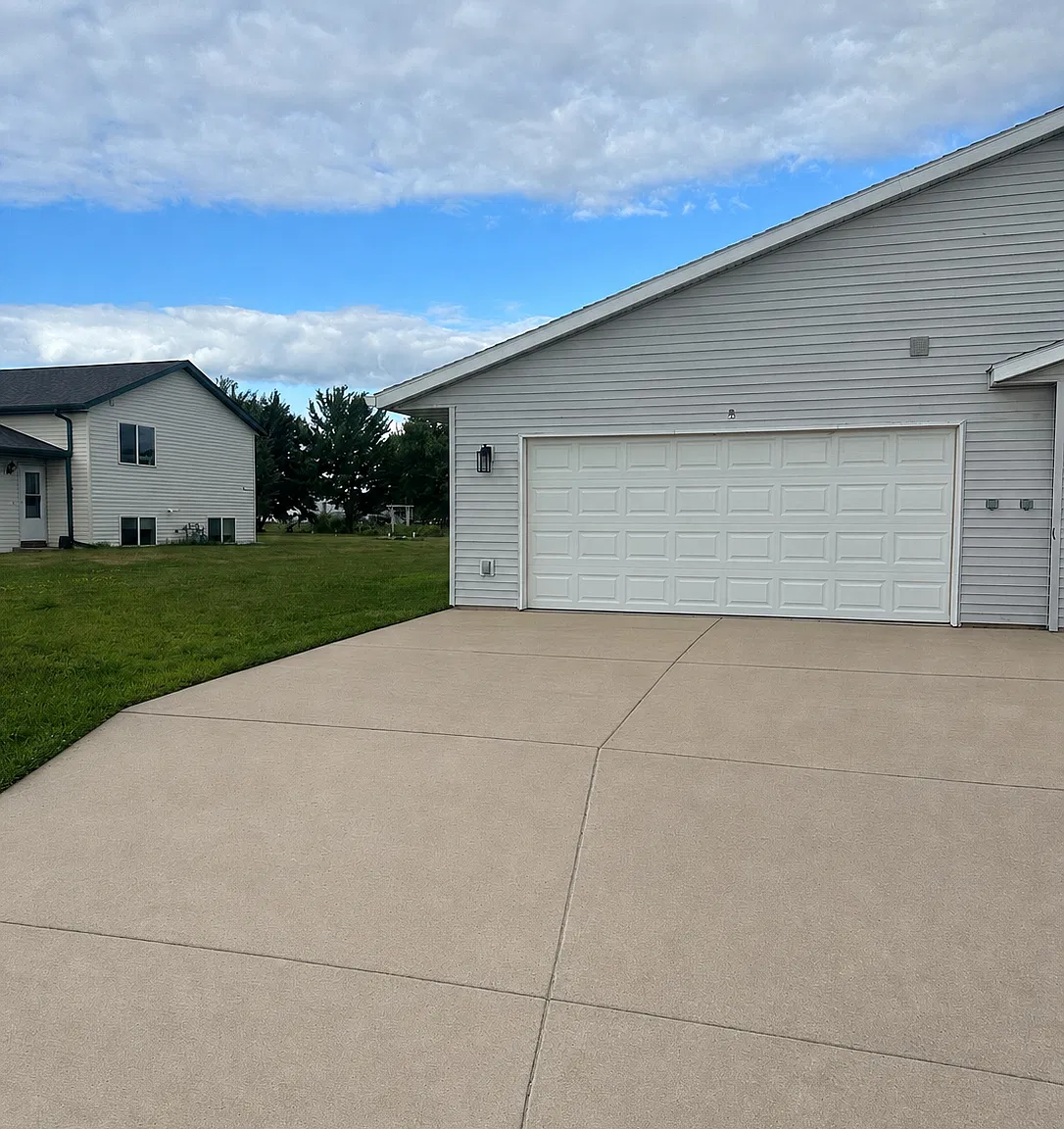 3 bed, $1,600 — Photo 1