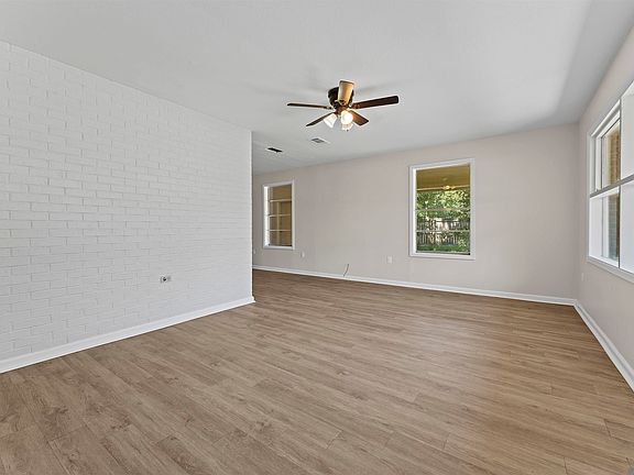 3rd image of 11165 Black Oak Dr