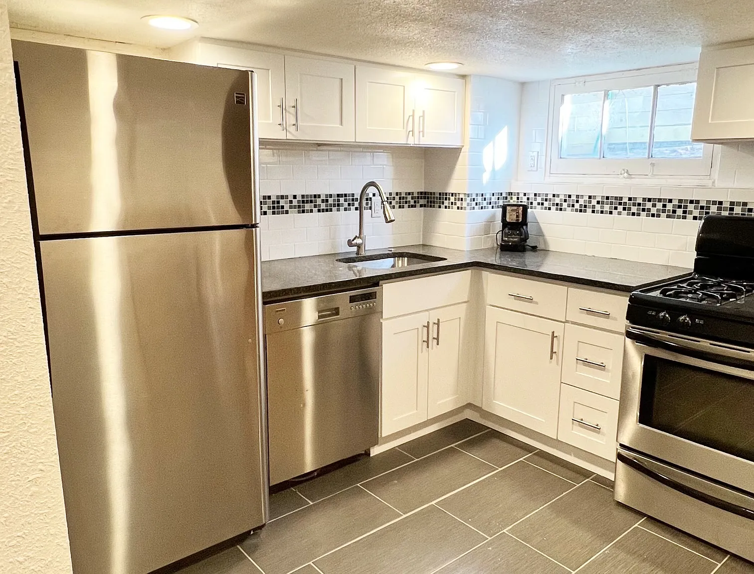 1 bed, 650 sqft, $1,900 — Photo 4