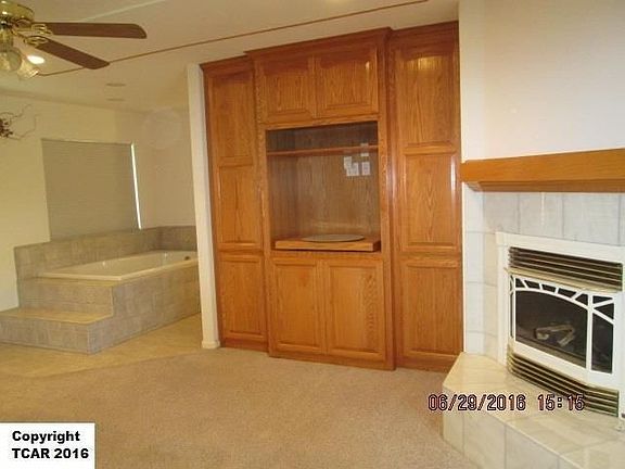 3rd image of 19960 Pleasantview Dr