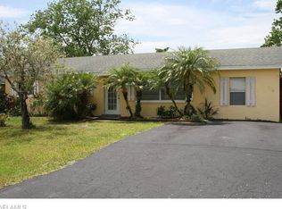 9450 Sedgefield Rd, North Fort Myers, FL 33917