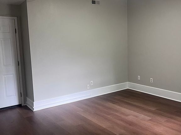 5th image of 608 13th St SW APT C