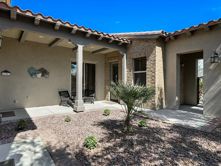 81961 Contento — Photo 19