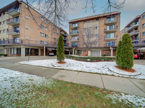 2333 N Neva Ave APT 204C, Elmwood Park, IL 60707