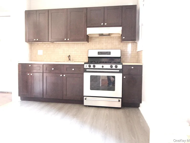 477 Merrick Rd — Photo 8