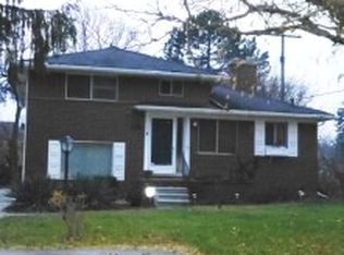26731 Bloomfield Dr S, Lathrup Village, MI