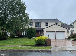 118 Hart Rd, Cherry Hill, NJ 08034