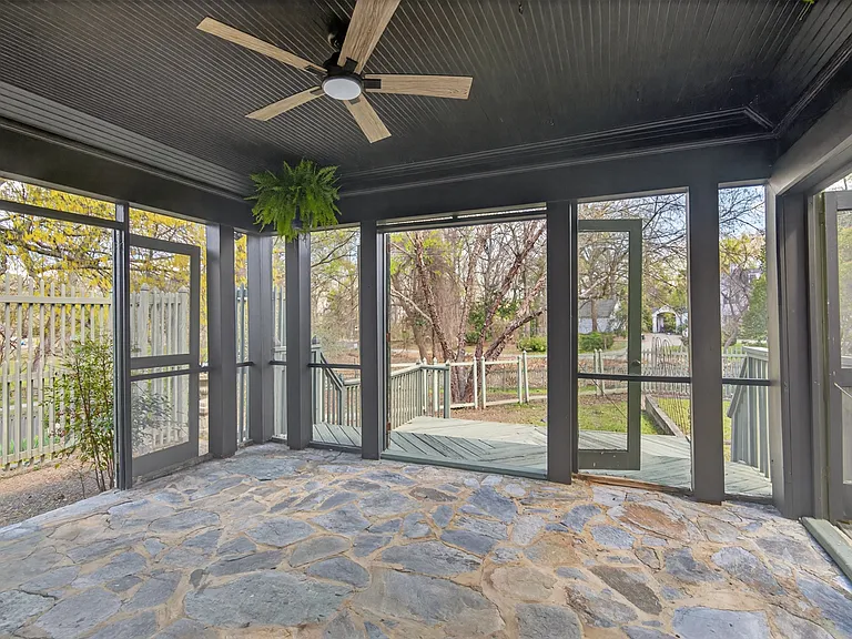 Screened-in porch