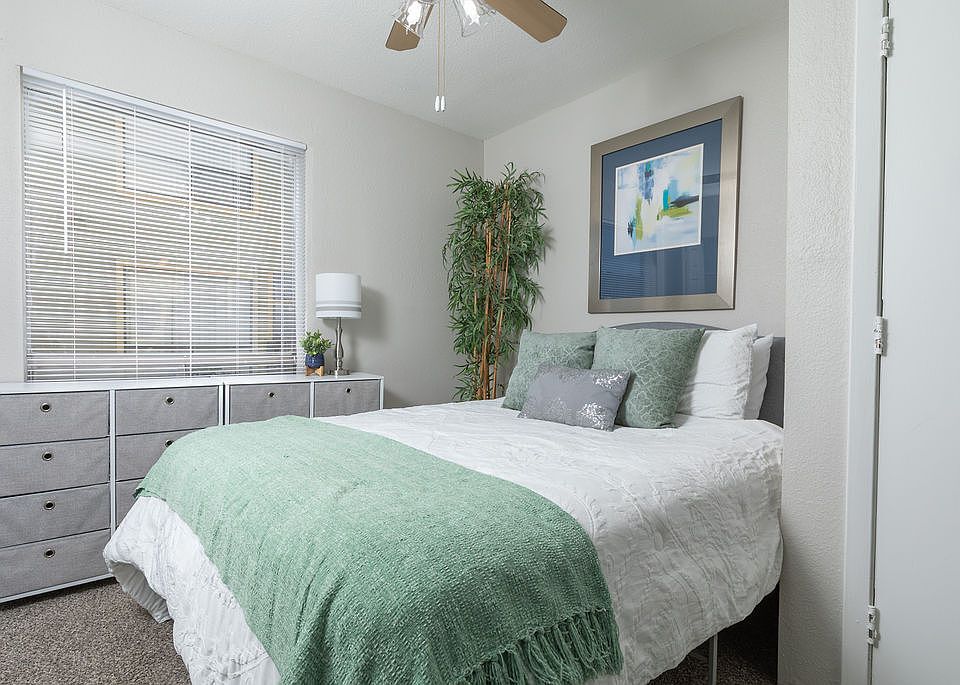 Carelton Courtyard apartments community photo