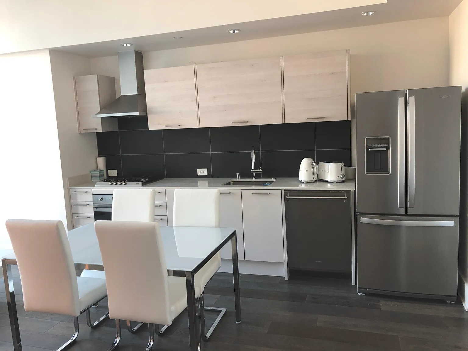 1075 Market St — Photo 2