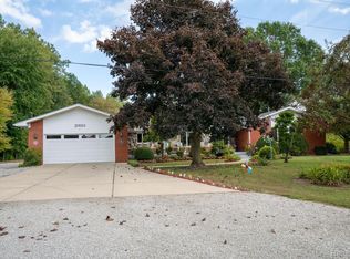21601 Otter Rd, New Boston, MI 48164
