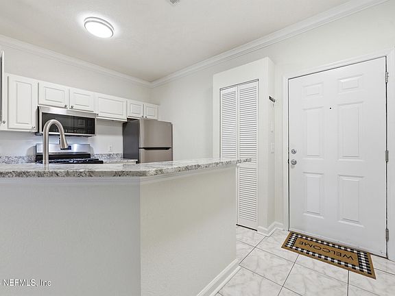 2nd image of 13810 SUTTON PARK Drive N #1425