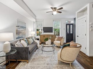 1002 S Chadwick St, Philadelphia, PA 19146
