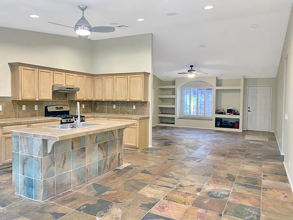 5th image of 78710 Bottlebrush Dr