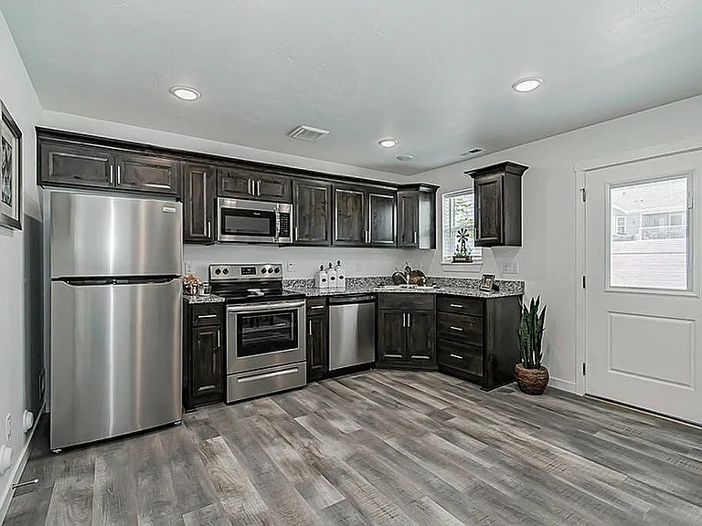 21-Kitchen