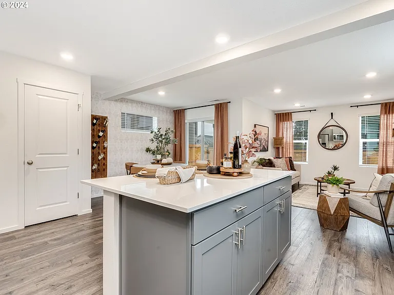 5401 NE 66th Pl — Photo 7