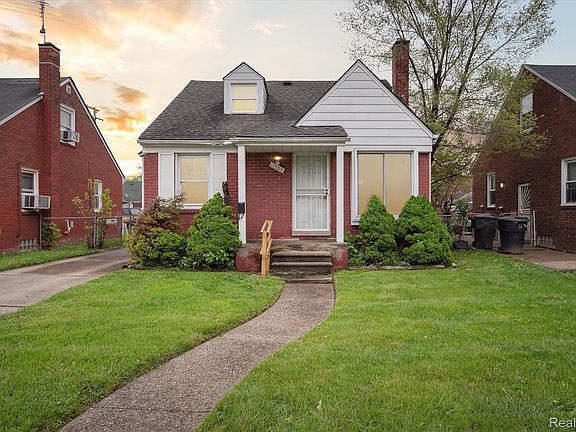 4th image of 11908 Roxbury St