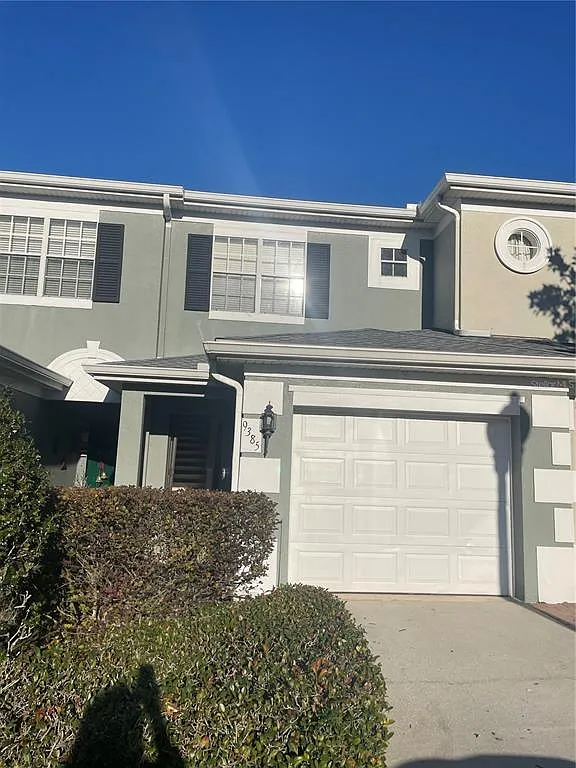 2 bed, 2.5 bath, 1304 sqft, $2,000 — Photo 2
