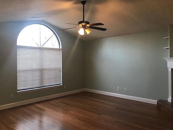 4th image of 861 Revere Run Dr