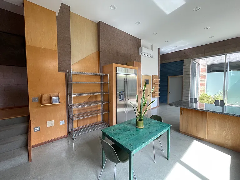 530 Brooks Ave — Photo 10
