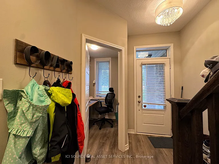 543 Goldenrod Ln — Photo 9
