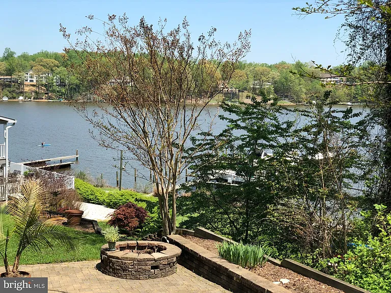 504 Walnut Dr — Photo 8