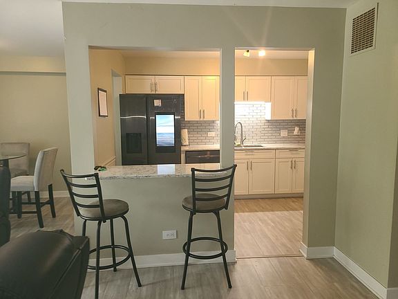 5th image of 22641 Pleasant Dr APT 15